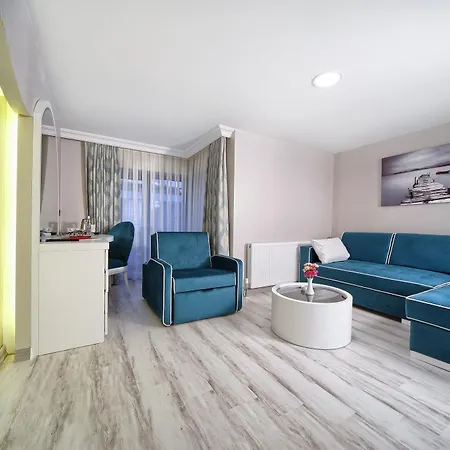 Demonti Hotel 4*
