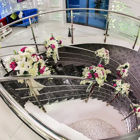 Demonti Hotel 4*